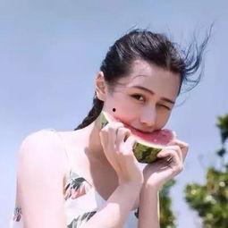 吃瓜女网红图片高清图,揭秘吃瓜女网红高清美照背后的故事